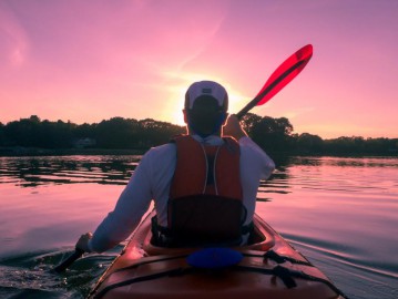 Sezóna na vodě začíná: co nového u paddleboardů